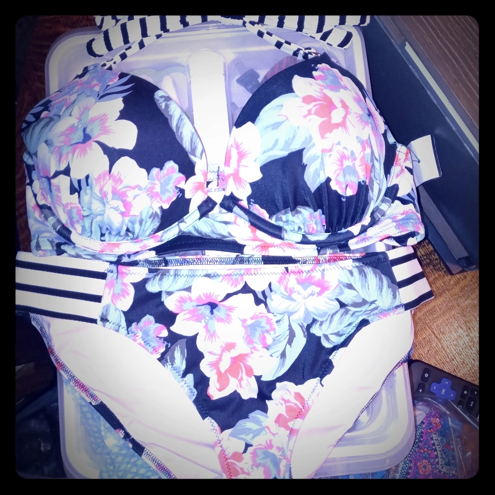 Shade & shore 2pc bikini brand new